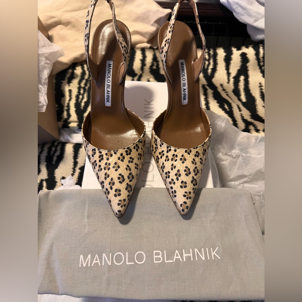 MANOLO sling backs